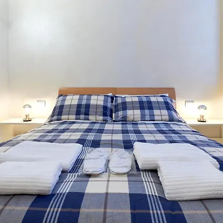 Casa Vacanze Del Barone Via Colleoni 16 Apartment *