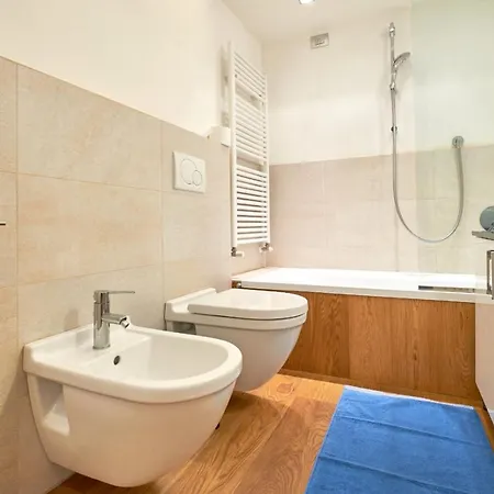Casa Vacanze Del Barone Via Colleoni 16 Apartment
