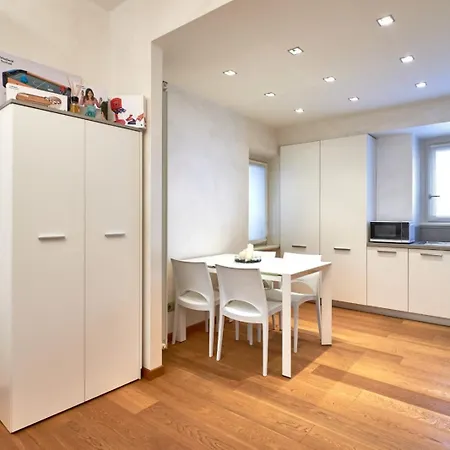 Casa Vacanze Del Barone Via Colleoni 16 Apartment *